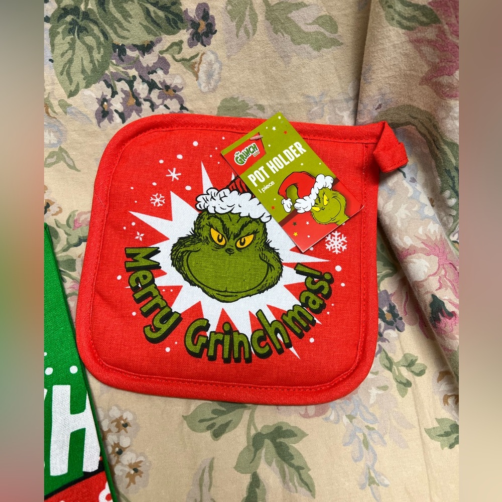 Grinch tea towel & pot holder - Picture 5 of 10